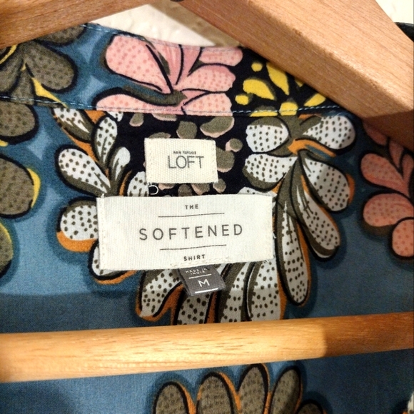 Ann Taylor Loft The Softened Floral Long Bell Sleeve V-Neck Top - Picture 5 of 7